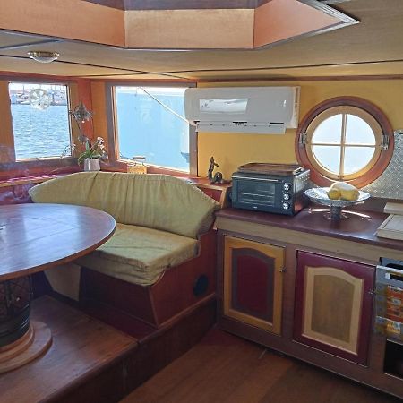 格吕桑 Bateau De Pirates酒店 外观 照片