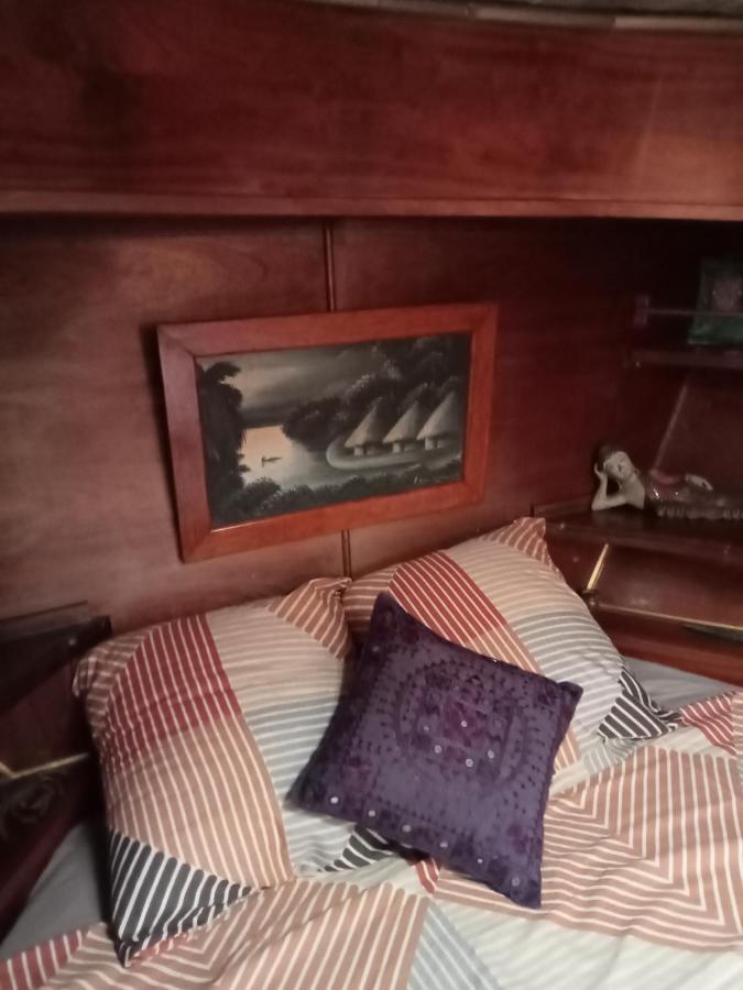 格吕桑 Bateau De Pirates酒店 外观 照片