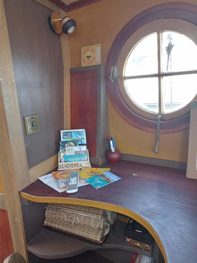 格吕桑 Bateau De Pirates酒店 外观 照片