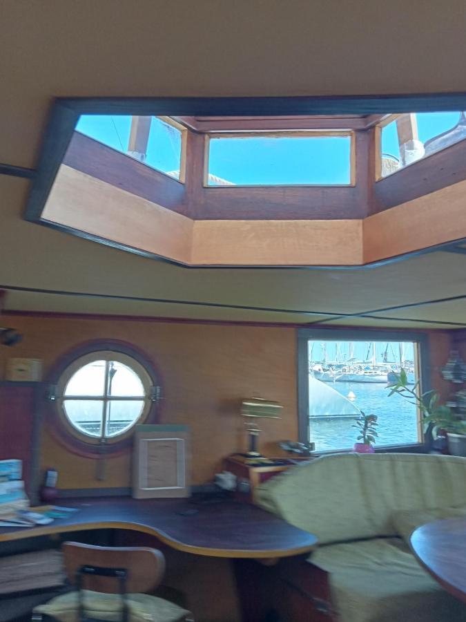 格吕桑 Bateau De Pirates酒店 外观 照片