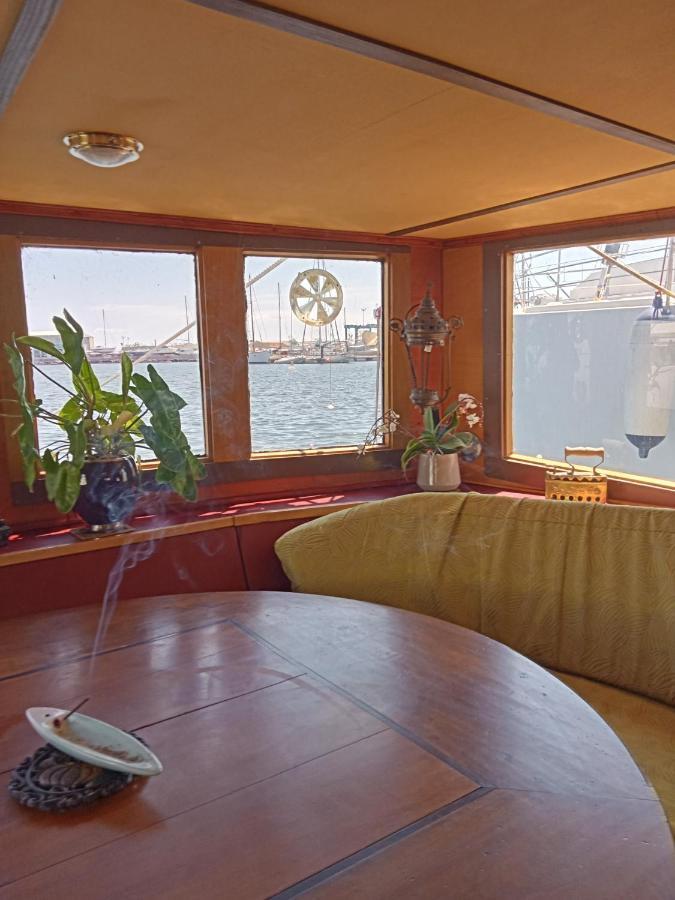 格吕桑 Bateau De Pirates酒店 外观 照片